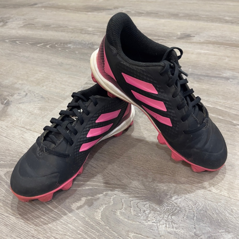 *sold *For Caberjane only- Adidas Youth Black and Pink softball Cleats Size 3.5